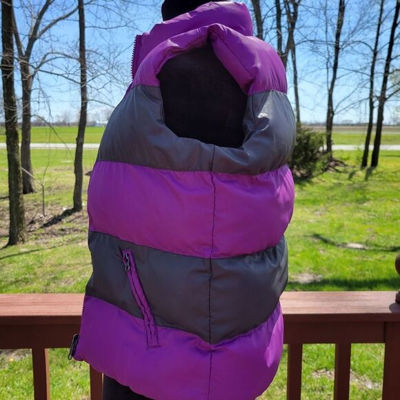 Childrens Place Girls Zip Up Purple and Gray Puffer Vest Sz 7 8 Medium - Picture 4 of 7